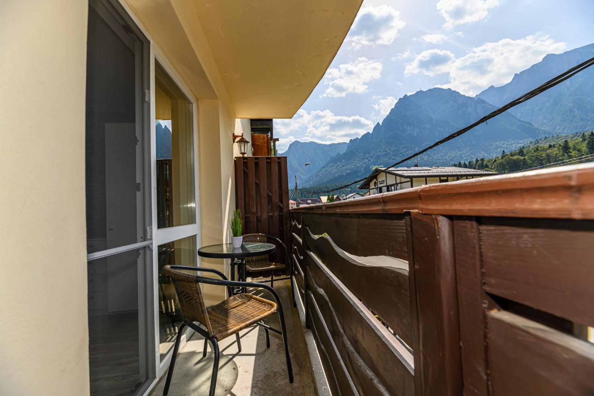 Casa Ramino Hotel Buşteni Eksteriør billede