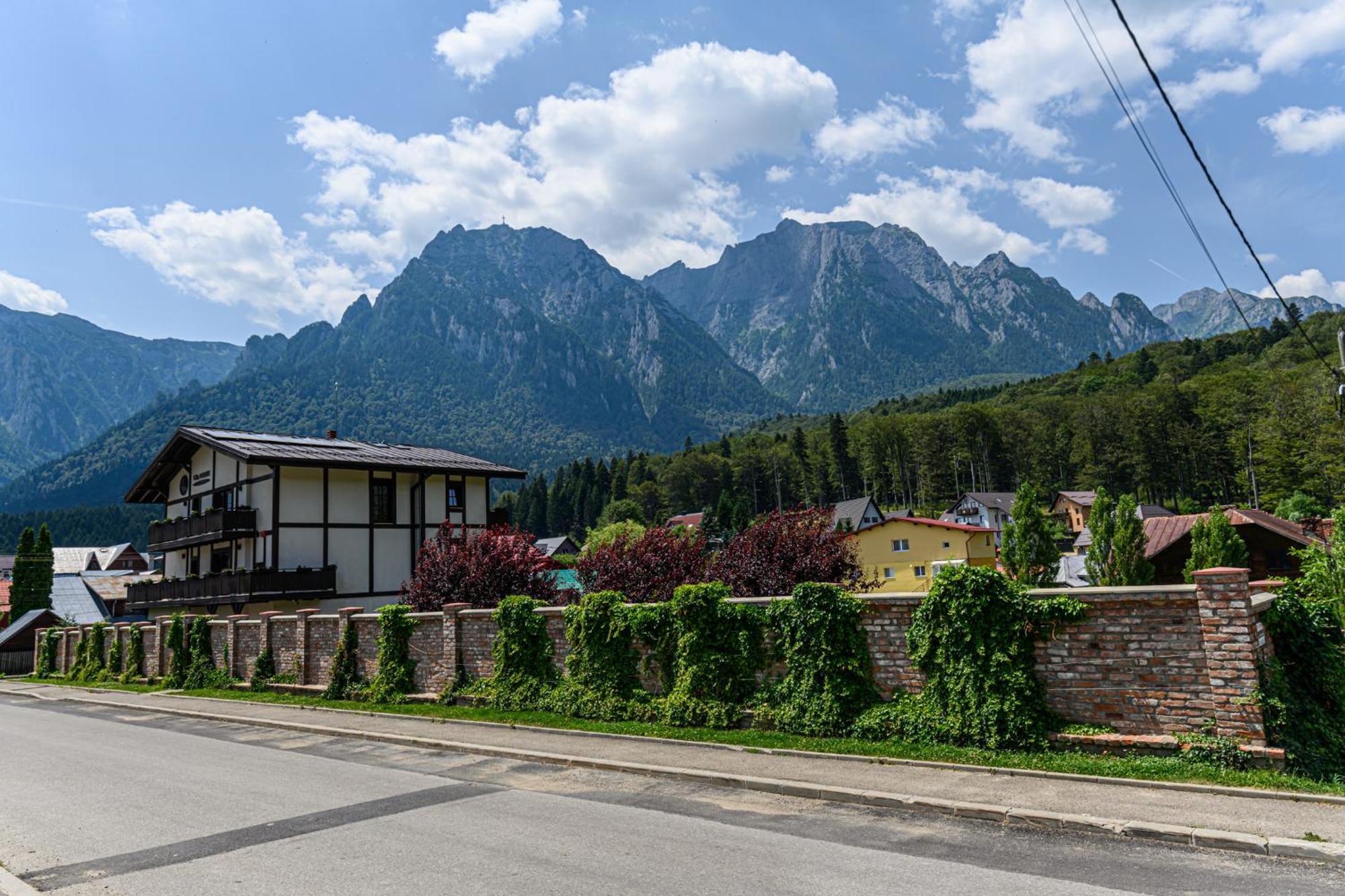 Casa Ramino Hotel Buşteni Eksteriør billede