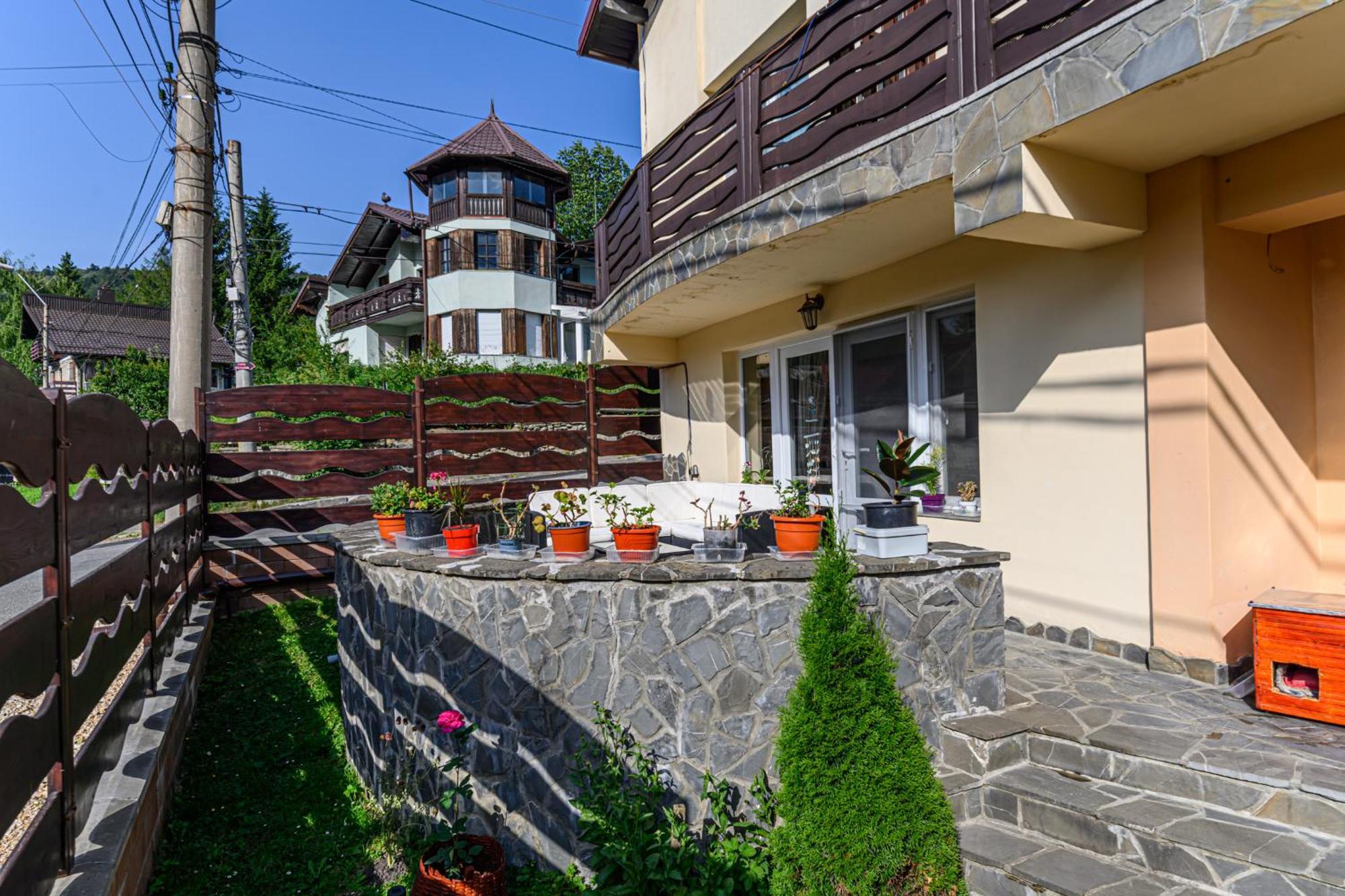 Casa Ramino Hotel Buşteni Eksteriør billede