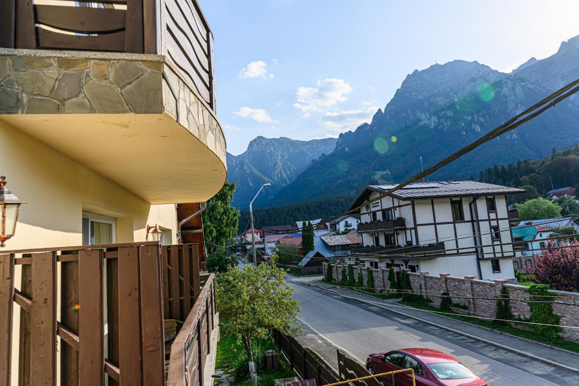 Casa Ramino Hotel Buşteni Eksteriør billede