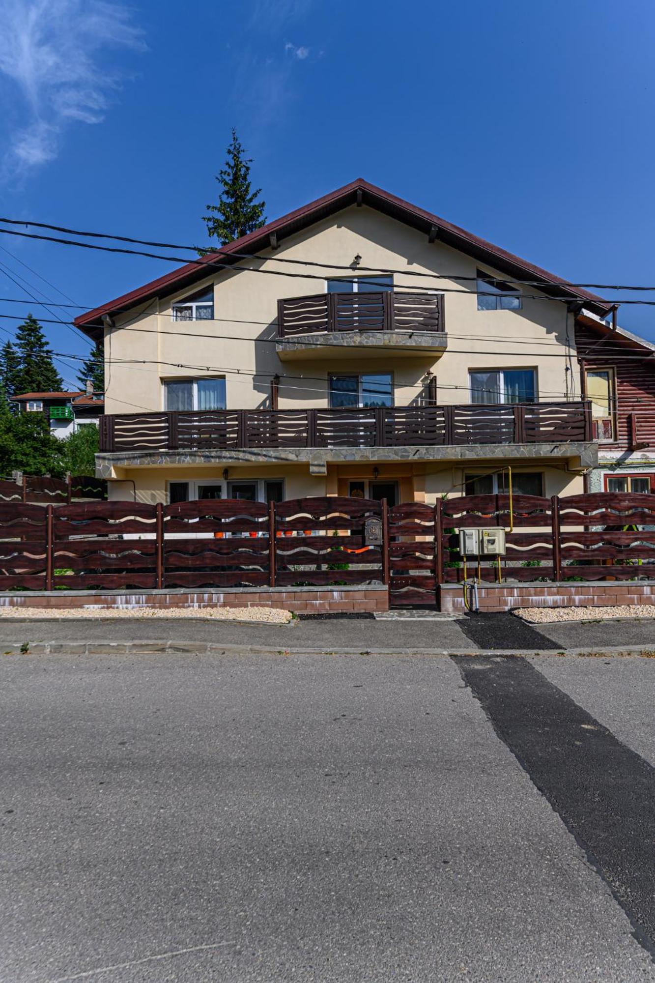 Casa Ramino Hotel Buşteni Eksteriør billede