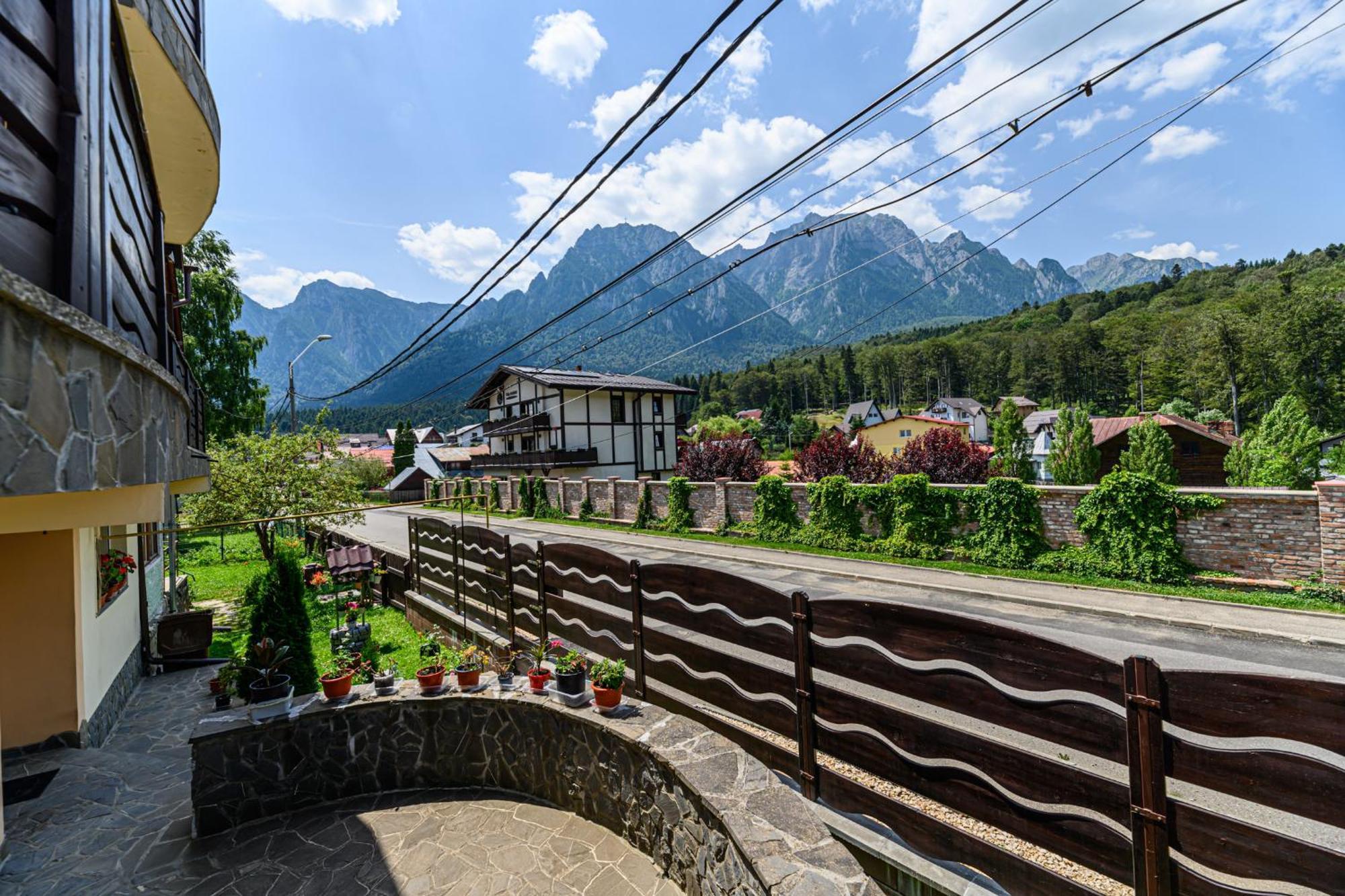 Casa Ramino Hotel Buşteni Eksteriør billede