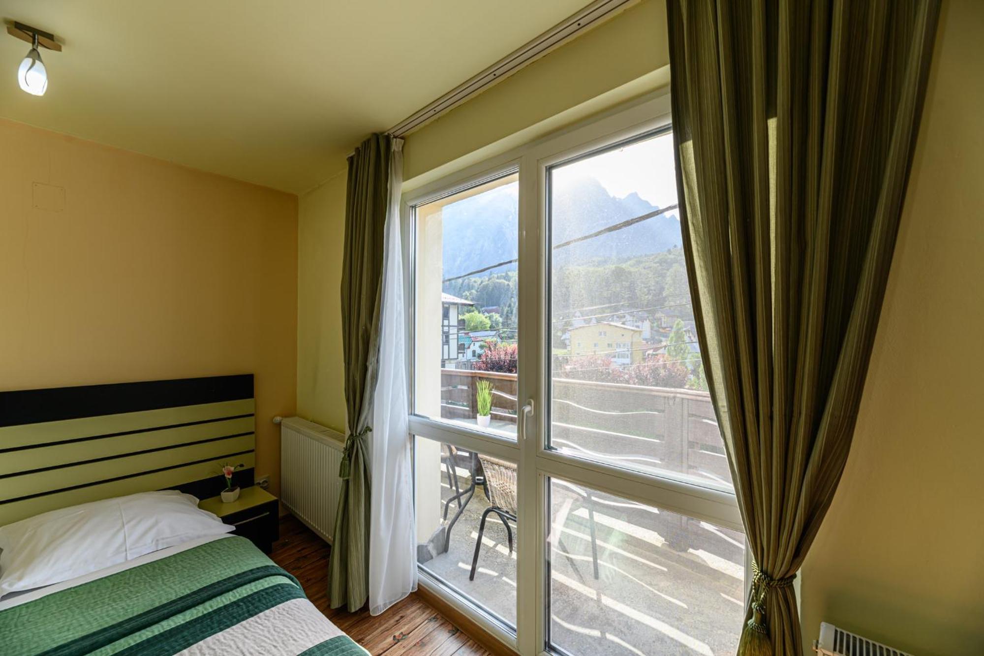 Casa Ramino Hotel Buşteni Eksteriør billede