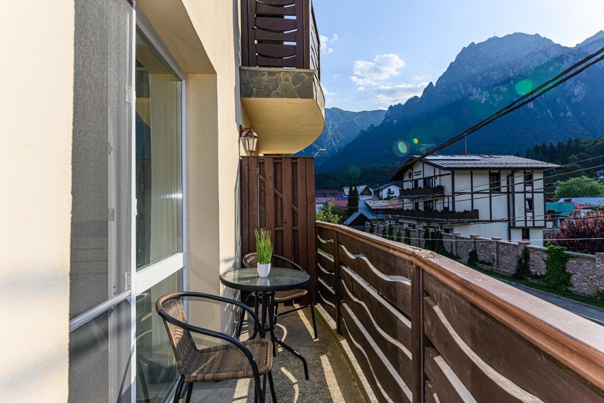 Casa Ramino Hotel Buşteni Eksteriør billede
